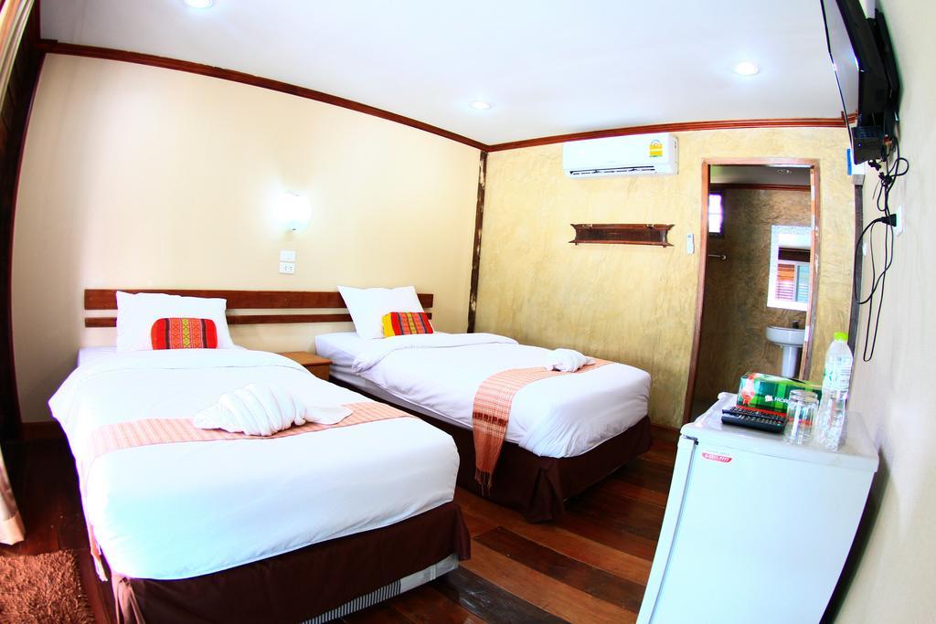 Tanita Lagoon Resort Udon Thani Zimmer foto